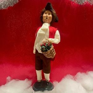 Byers' Choice Caroler – Man Holding a Wicker Basket Full of Holly – 2001